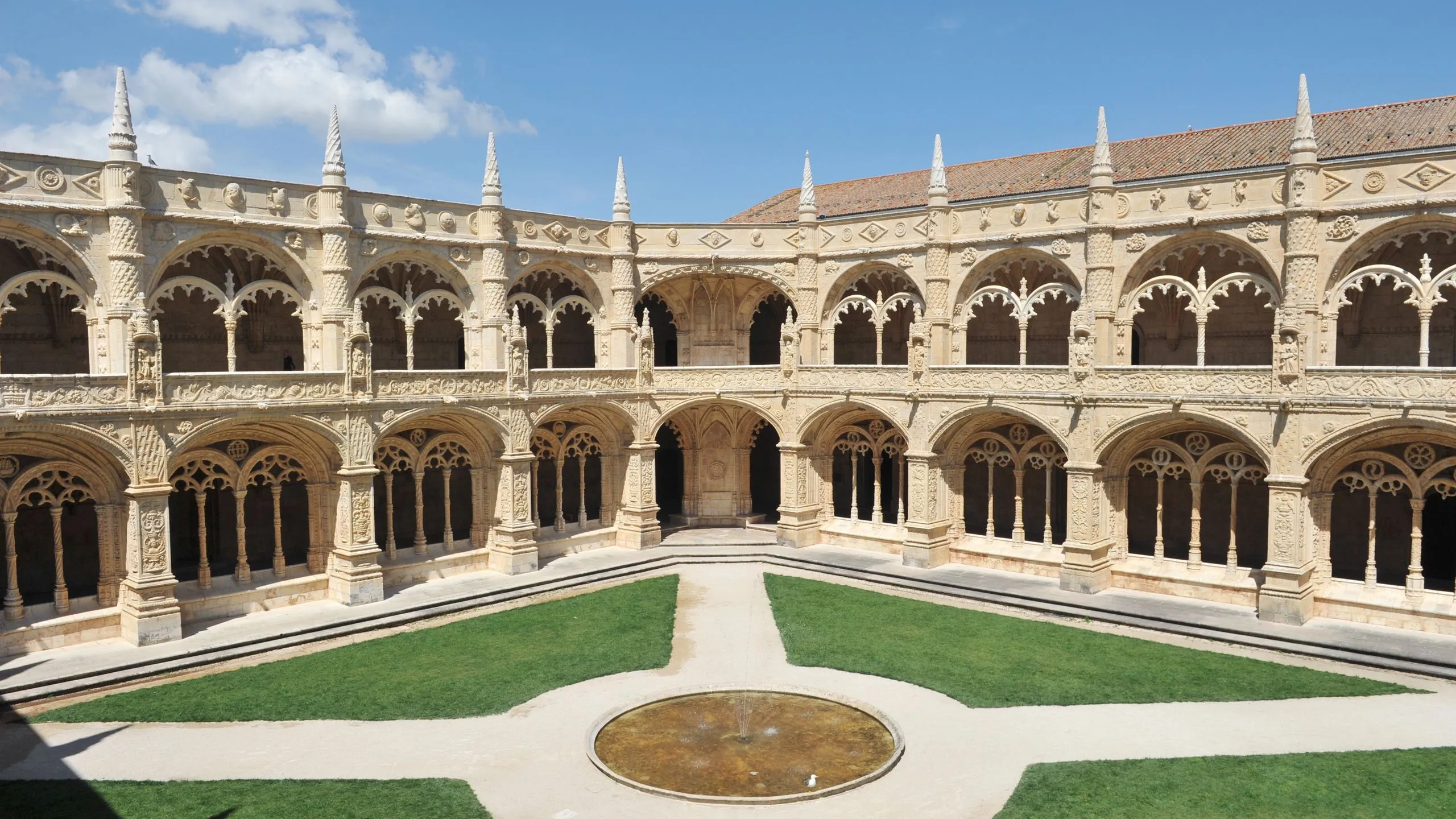 4 Must-See Monasteries in Portugal (UNESCO Guide)
