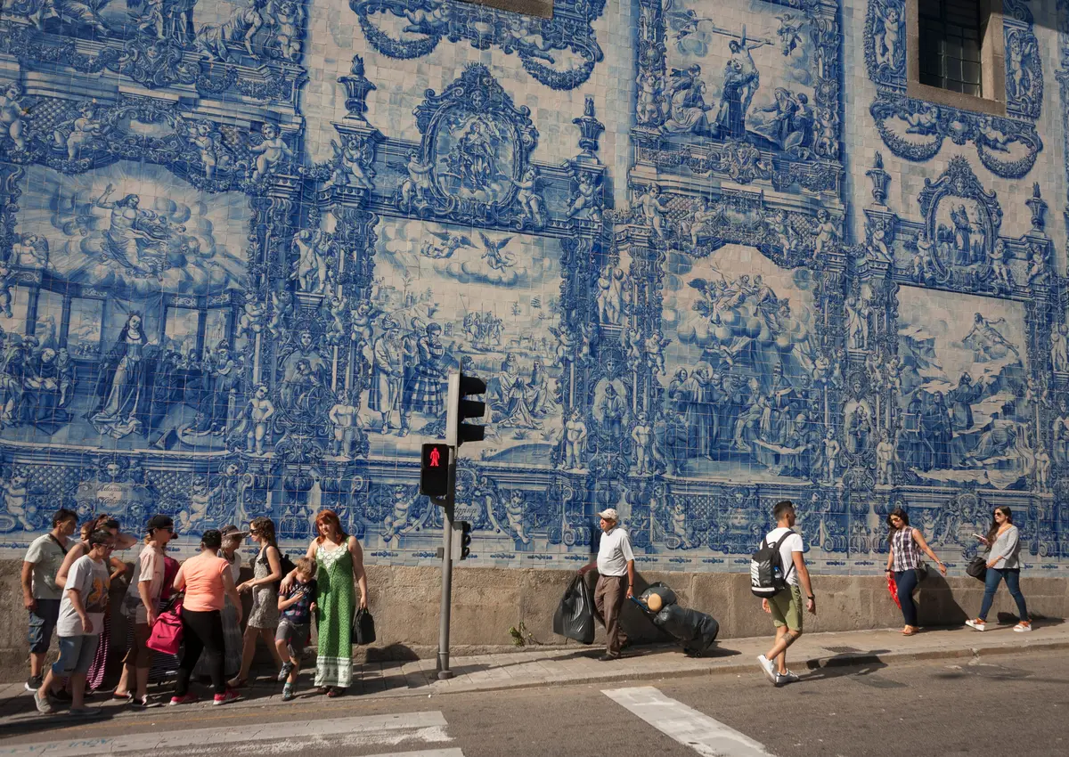 Azulejos Portugal: The Collector’s Guide (With Warnings) 8 azulejos portugal the collectors guide with warnings 5