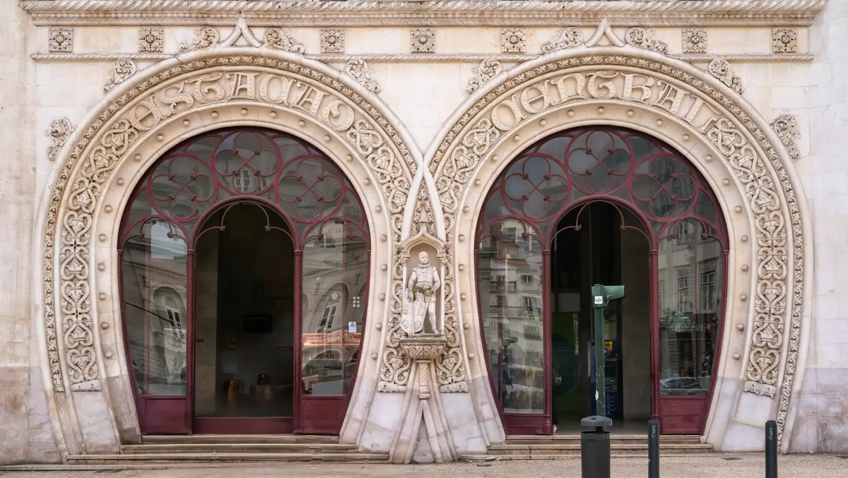 Lisbon to Sintra: The Brutal Transport Guide (Costs & Scams) 4 lisbon to sintra the brutal transport guide costs scams 2