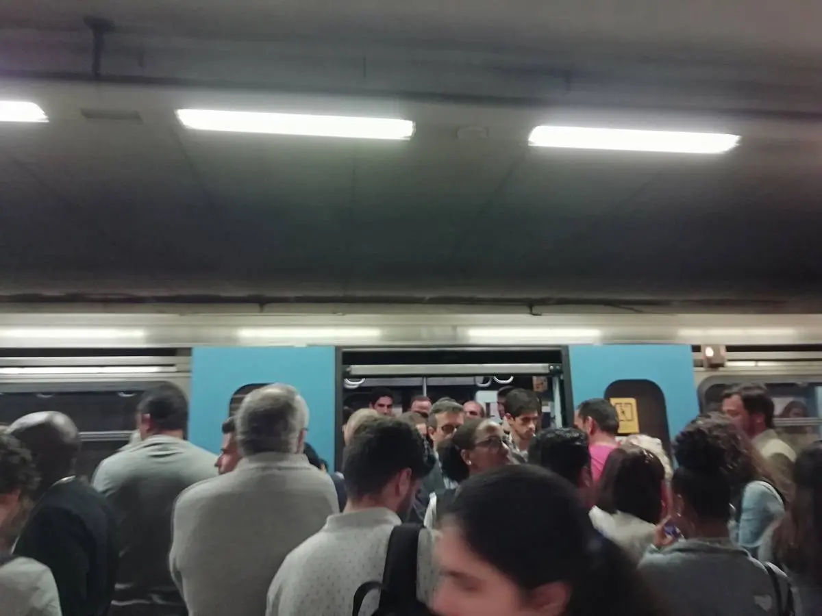 Santo Antonio Festival Lisbon: 7 Brutal Truths (Guide) 4 santo antonio festival lisbon 7 brutal truths guide 1