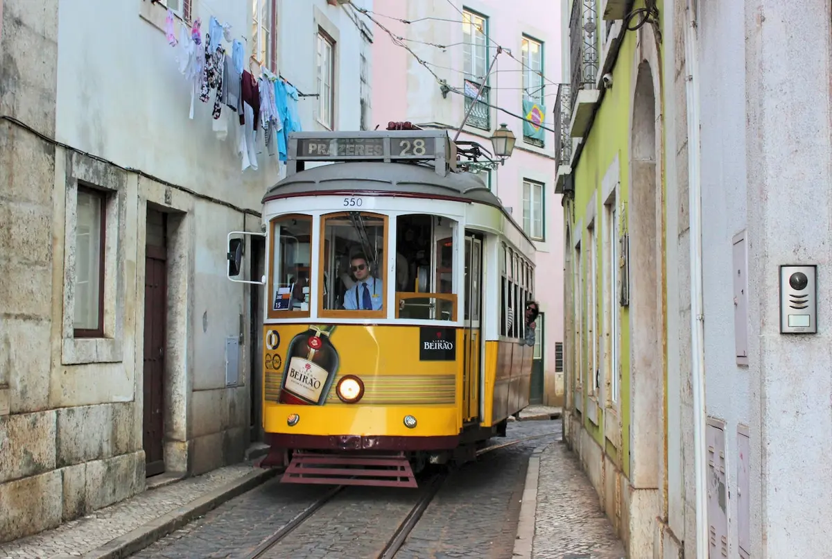 Tuk Tuk Tours Lisbon: 5 Mistakes to Avoid (And Fair Prices) 8 tuk tuk tours lisbon 5 mistakes to avoid and fair prices 5
