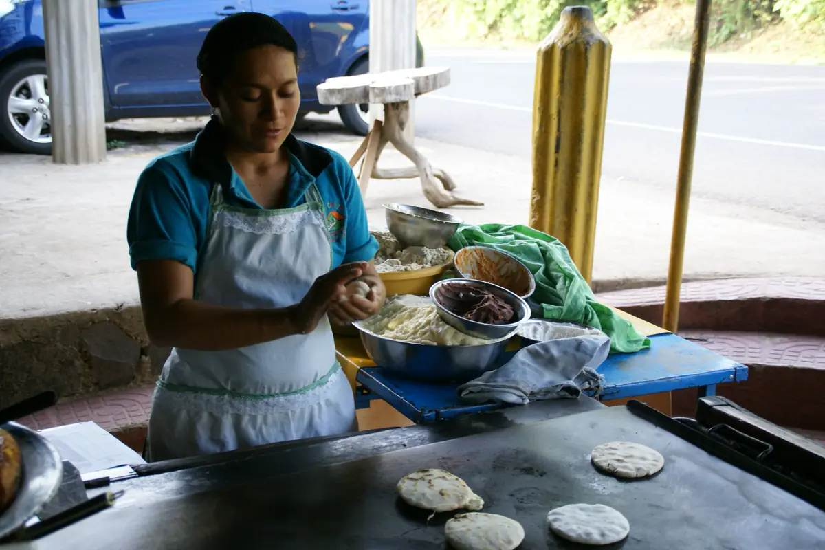 El Salvador Packing List: Surf, Volcano & City Essentials 8 el salvador packing list surf volcano city essentials 5