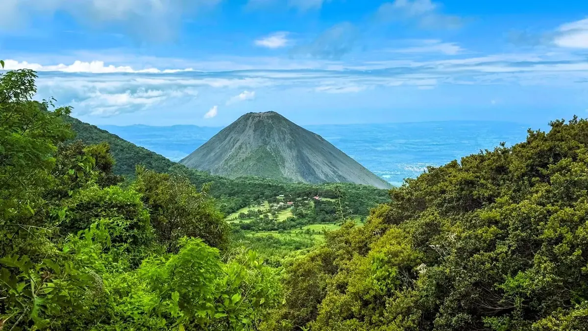 el salvador travel guide surf and volcanoes 13