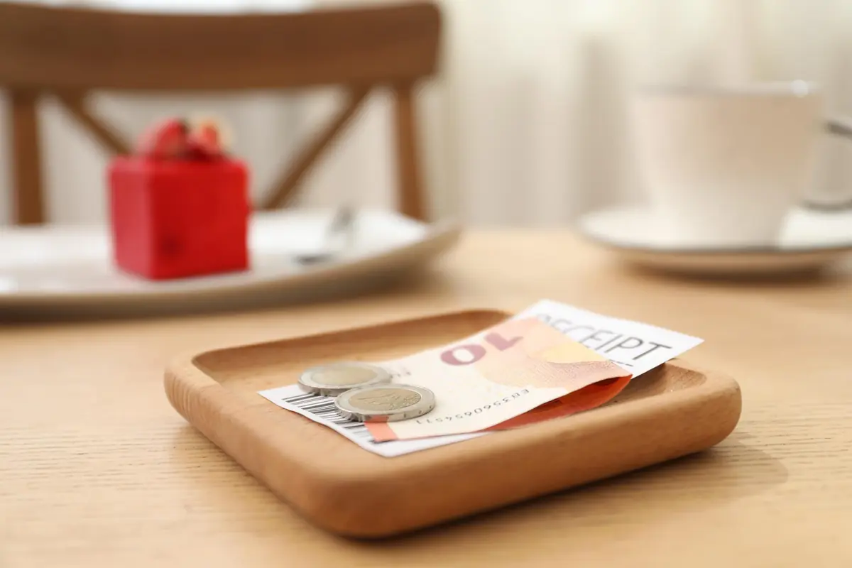 tipping in albania exact amounts in lek euros and usd 9