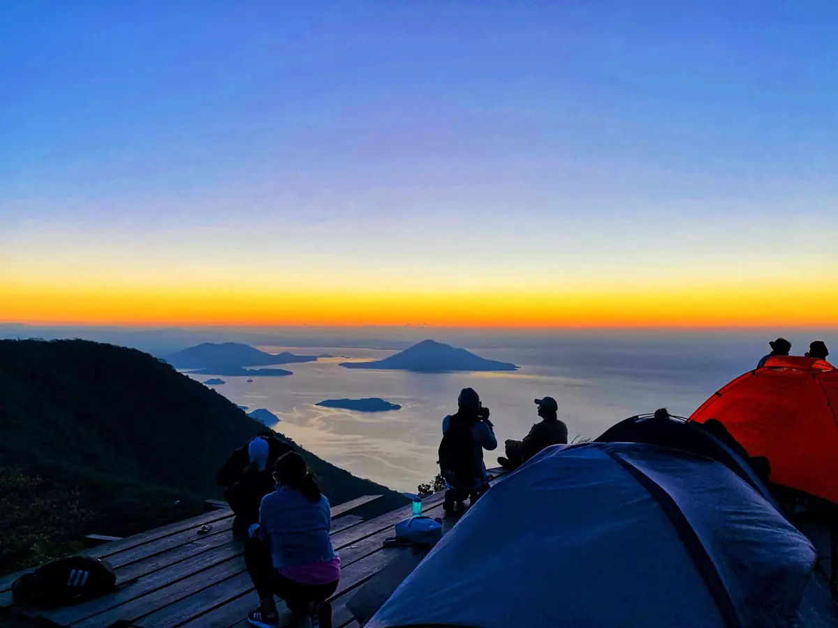 conchagua volcano sunrise over three countries 4