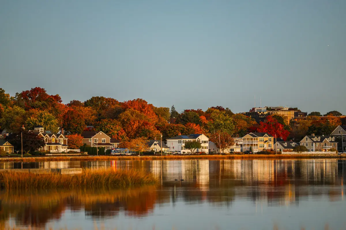 East Coast Fall Foliage: Timing, Drives, Where to Stay