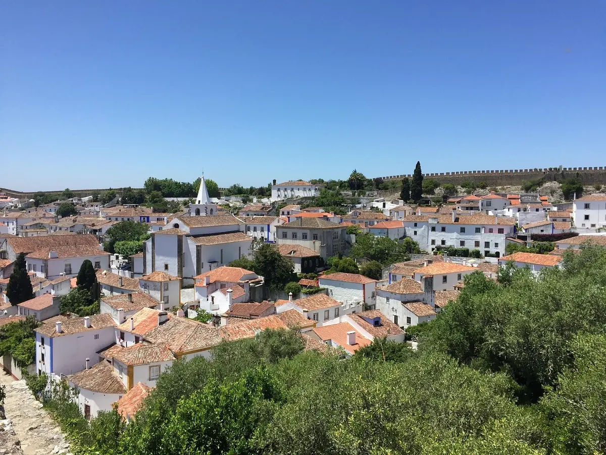 Óbidos, Portugal: Best Lisbon Day Trip (And When to Stay)