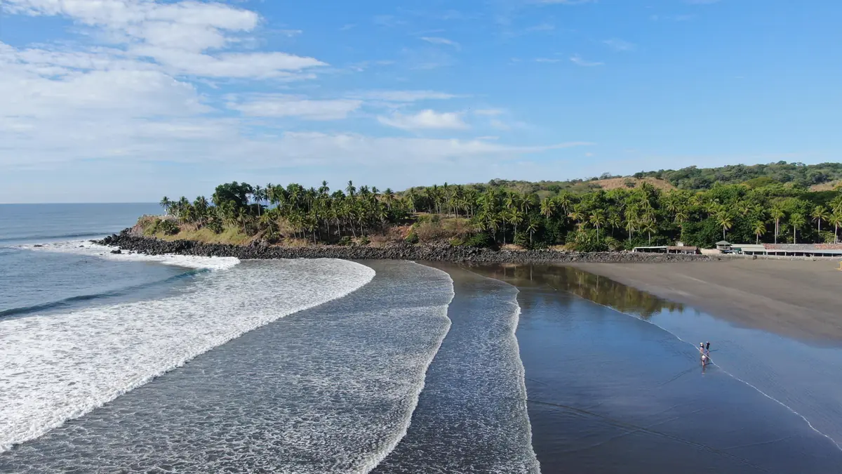playa las flores travel guide surf stay prices 4