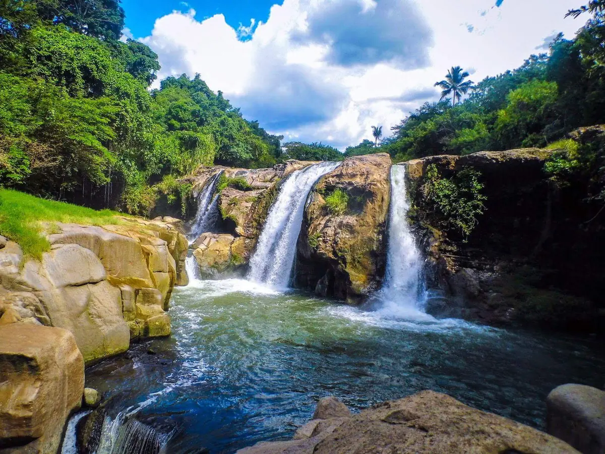salto de malacatiupan el salvadors only hot waterfall 6