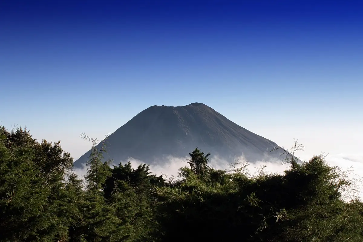 Santa Ana Volcano Hike: $7.50, 4 Hours, and One Catch 7 santa ana volcano hike 7 50 4 hours and one catch 4