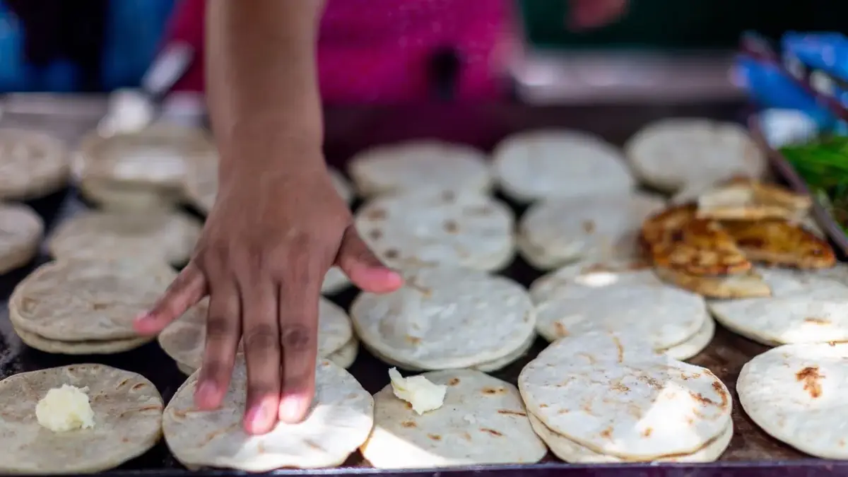 Tipping in El Salvador: A US Traveler's Guide 5 tipping in el salvador a us travelers guide 1