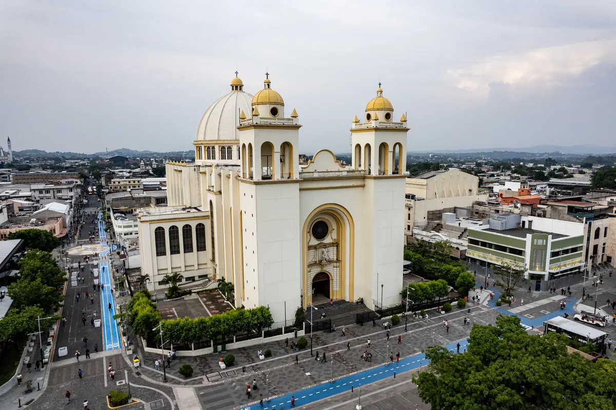 El Salvador Layover: Is It Worth Leaving the Airport? 4 el salvador layover is it worth leaving the airport 1
