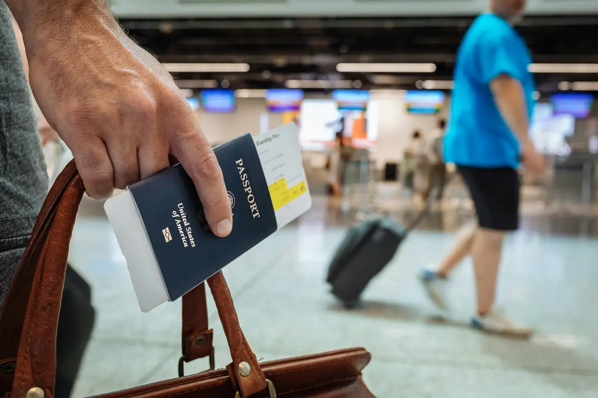 esta for an el salvador layover us transit rules