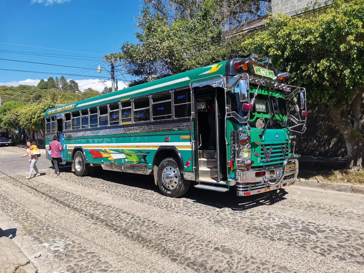chicken buses in el salvador routes fares and safety 2