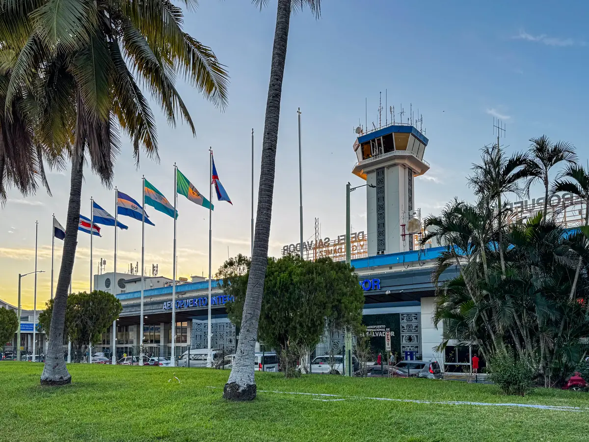 flights to el salvador from usa nonstops fares tips