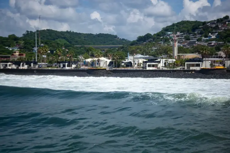 la libertad el salvador surf beaches and safety guide 6